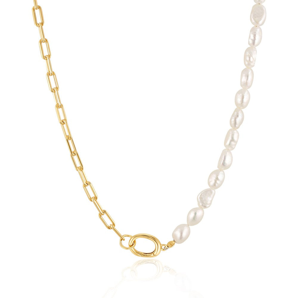 Linda Tahija paperclip necklace with Baroque pearl accents, featuring a modern design and elegant metallic chain.