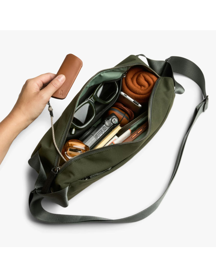Bellroy Classic Sling 7L - Olive detail view 2