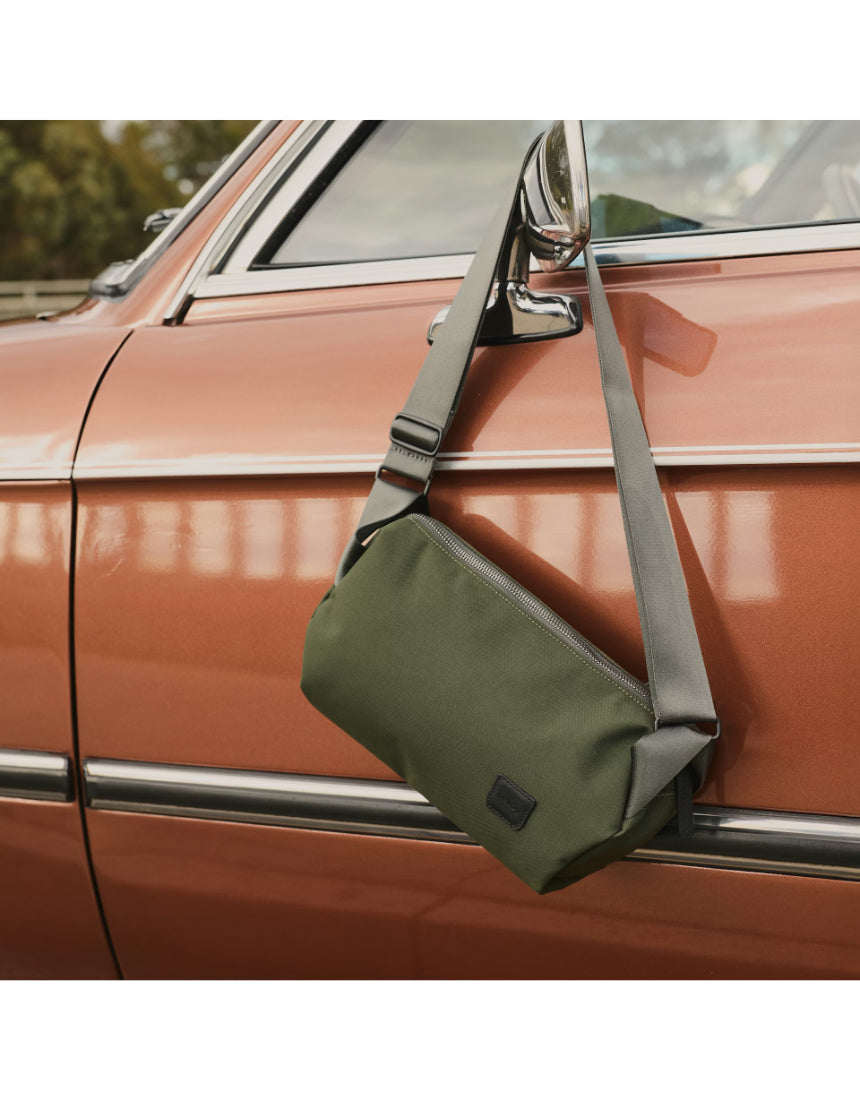 Bellroy Classic Sling 7L - Olive detail view 8