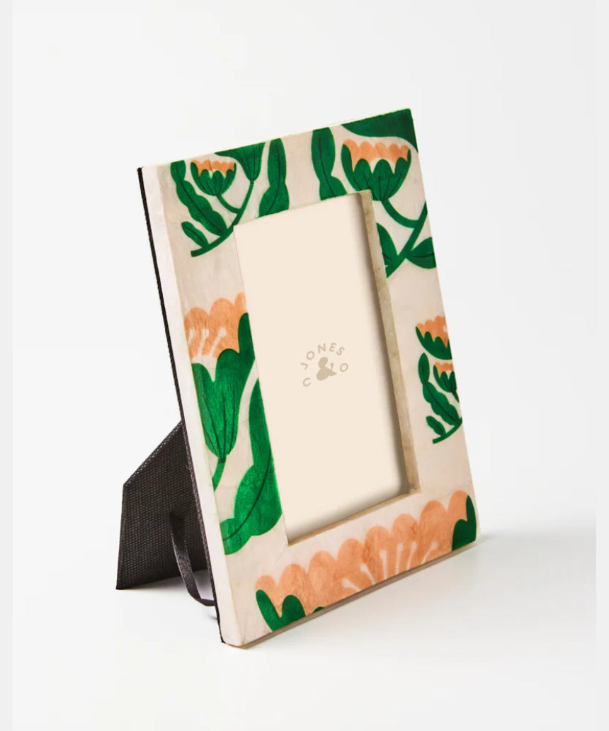 Jones & Co Paradis Floral Frame photo frame with a decorative floral design and a classic wooden border.
