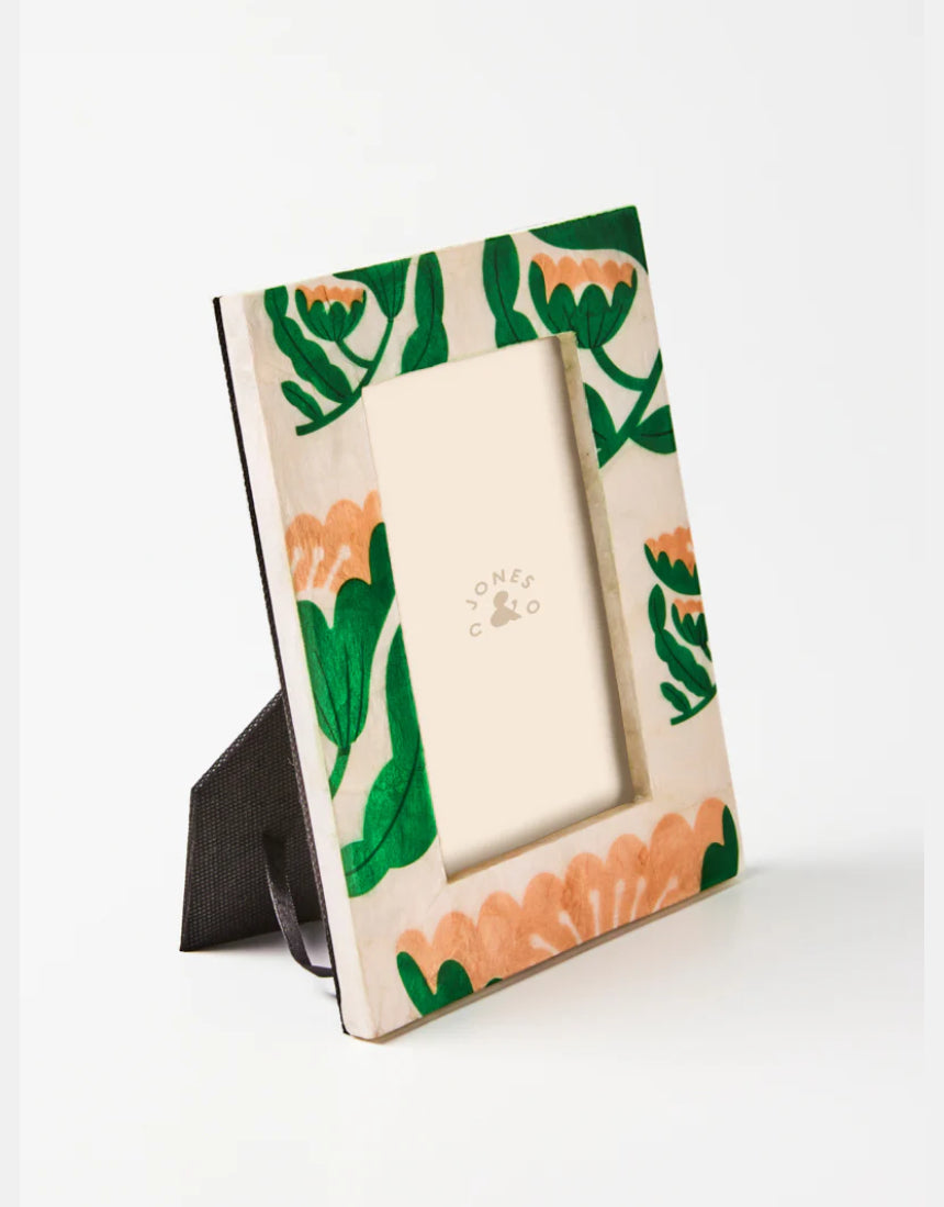 Jones & Co Paradis Floral Frame photo frame with a decorative floral design and a classic wooden border.