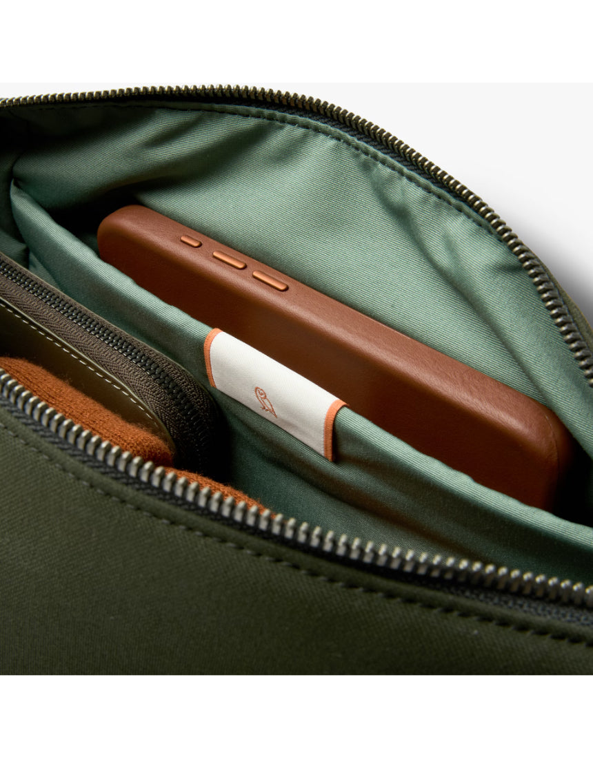 Bellroy Classic Sling 7L - Olive detail view 4