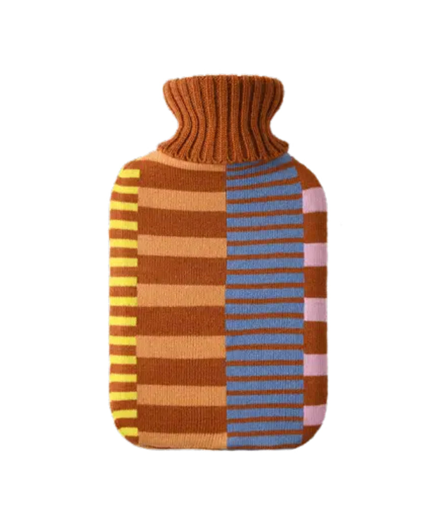Casa Rolio hot water bottle with decorative art cover, soft fabric cover and classic rubber bottle for warmth and comfort.