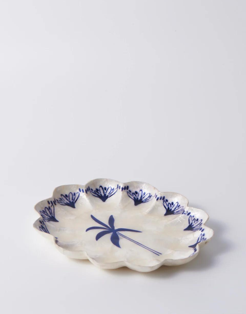 Jones & Co Atlantic Palm Plate featuring a detailed palm leaf design on ceramic surface