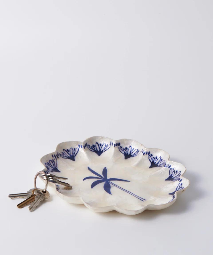 Jones & Co Atlantic Palm Plate featuring a vibrant palm leaf design on ceramic dinnerware.