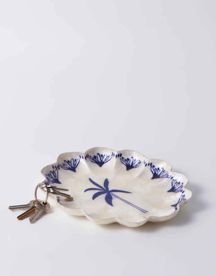 Jones & Co Atlantic Palm Plate featuring a vibrant palm leaf design on ceramic dinnerware.