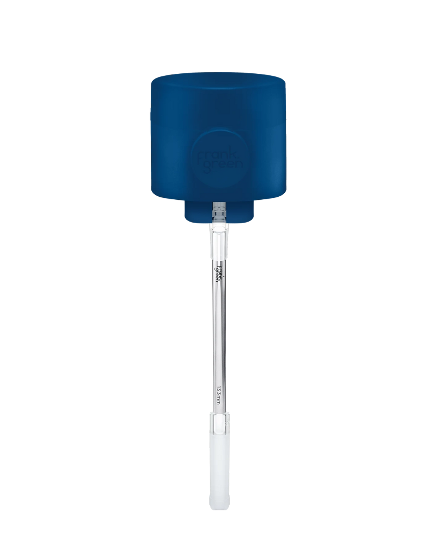 Frank Green switch lid with straw and strap for drinkwear, featuring a sleek design and secure closure.