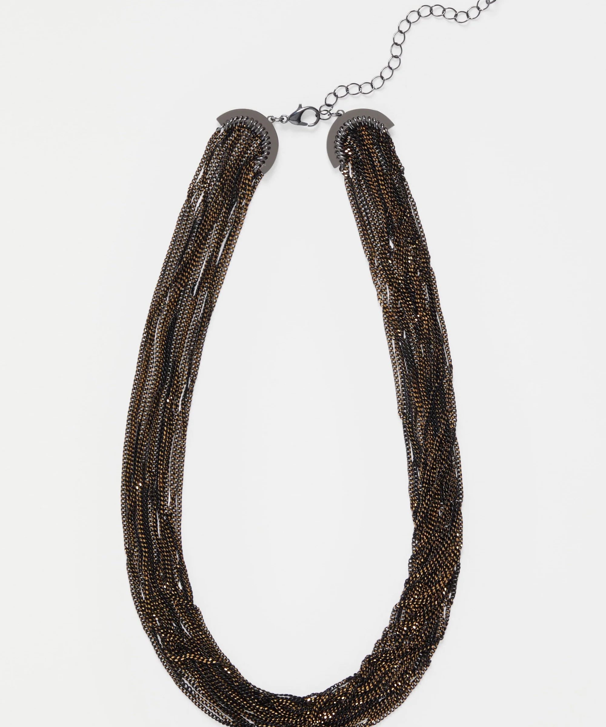 Elk Kade black necklace featuring a sleek pendant on a delicate chain, stylish jewelry accessory.