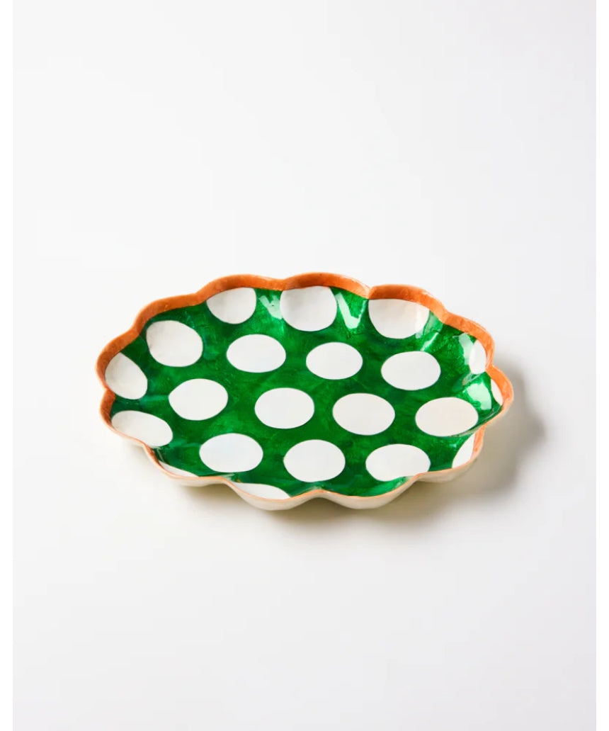 Jones & Co Paradis Scallop Green Tray with scalloped edges and vibrant green color, suitable for serving or decorative use.