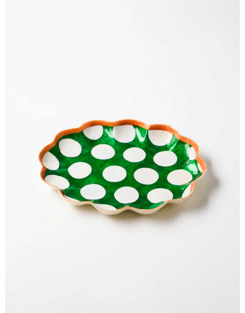 Jones & Co Paradis Scallop Green Tray with scalloped edges and vibrant green color, suitable for serving or decorative use.