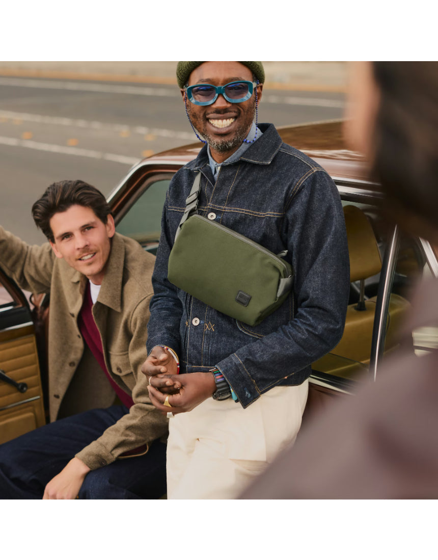Bellroy Classic Sling 7L - Olive detail view 7