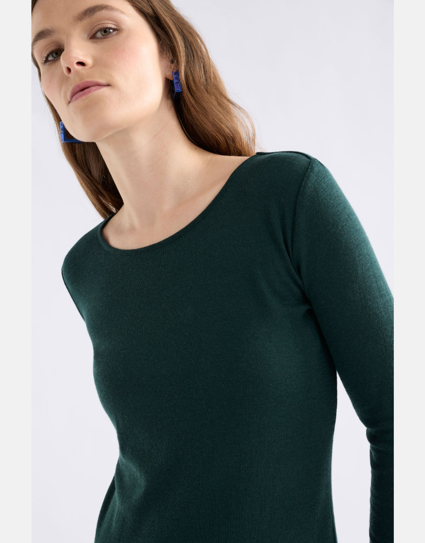 Elk Merino Long Sleeve Top in Dark Pine, featuring a comfortable and stylish wool shirt for outdoor or casual wear.