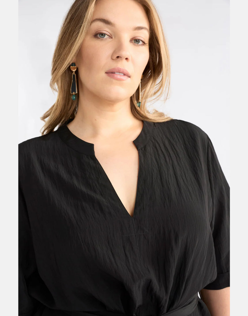 Black Elk Kysten Dress made of soft fabric, featuring a relaxed fit and stylish design perfect for casual or dressy occasions.