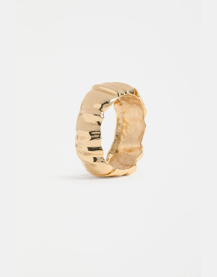 Gold Elk Dalen Bangle bracelet featuring sleek, modern design with smooth finish and minimalist style.