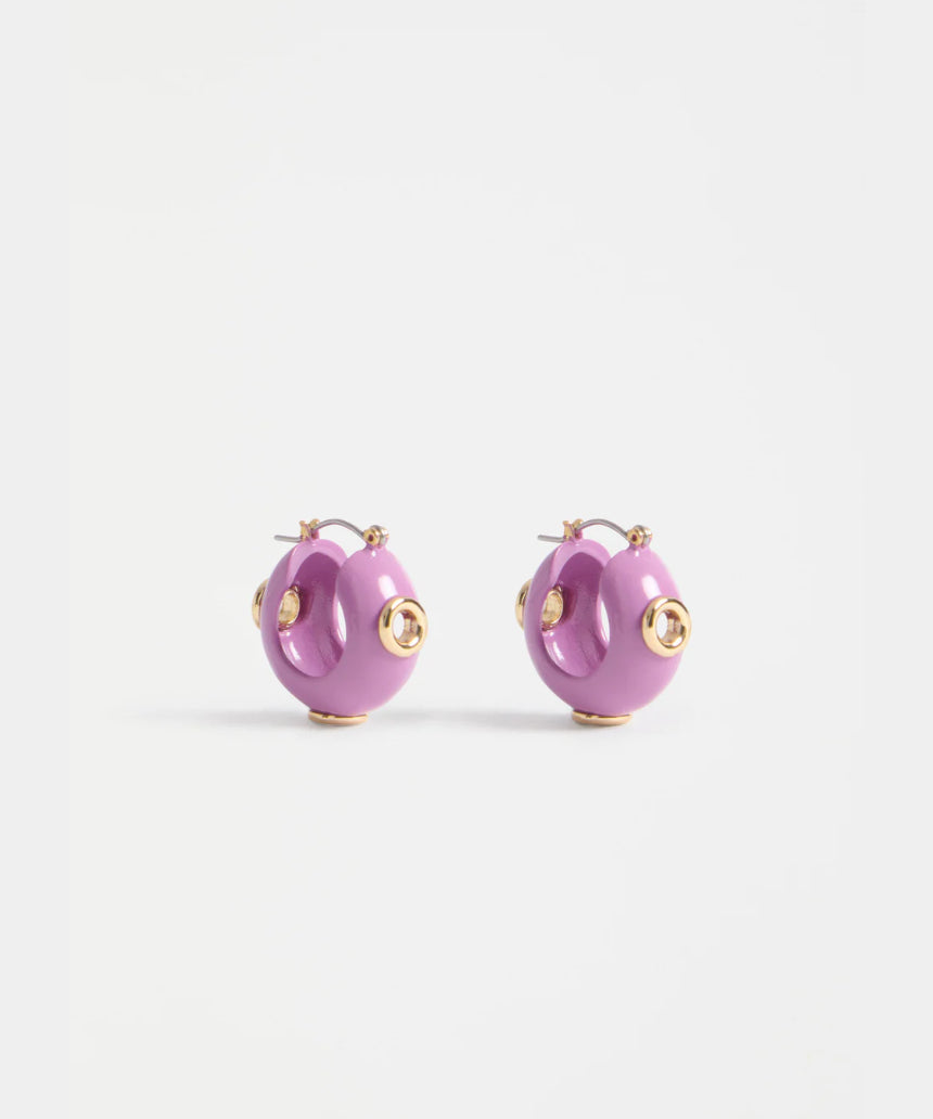 Elk Jans hoop earring in lilac with a sleek, circular design, showcasing a modern and stylish accessory for pierced ears.