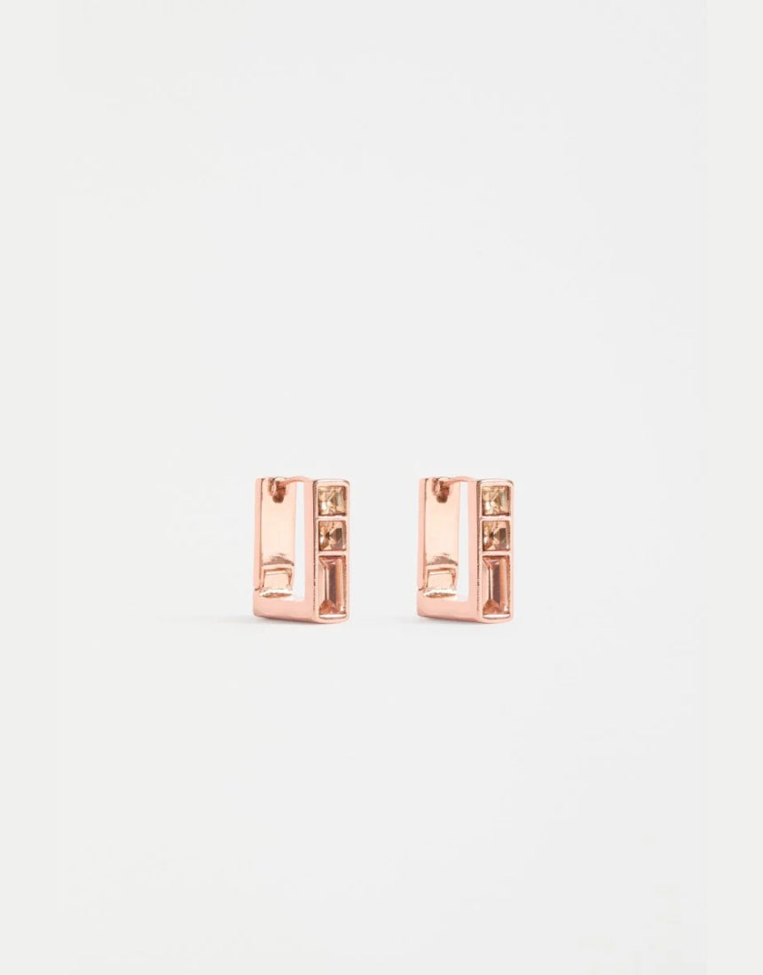 Elk Jilsa small hoop earring in rose gold, featuring a sleek and minimalist design, visible on a clean background.