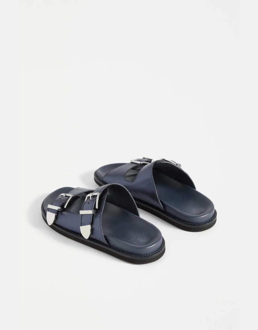 Elk Spenne Sandal Navy, stylish open-toe shoes with ankle straps, designed for casual wear and comfort.