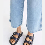Navy Elk Spenne Sandal shoes with ankle straps and open toe design, casual footwear for warm weather.