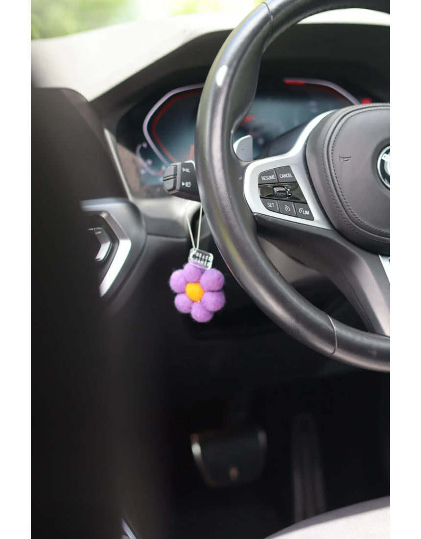 Grace & James Tigerlily & Jasmine felt air freshener with floral design, compact and decorative for freshening indoor spaces.