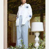 Elk Eiren relaxed shirt in soft fabric, shown in a casual fit with a collar and long sleeves, styled on a model.