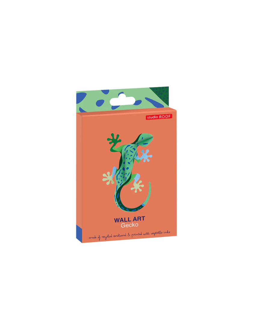 Studio Roof wall decor featuring a vibrant jungle gecko illustration, ideal for adding a lively touch to any room.