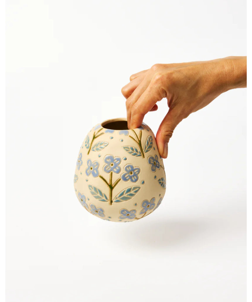 Jones & Co Pollen Vase Blue Floret, ceramic vase with blue floral design, ideal for decorative floral arrangements.