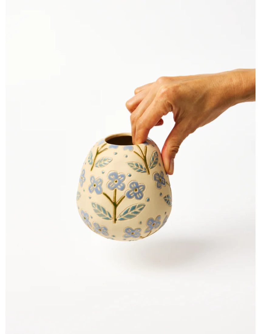 Jones & Co Pollen Vase Blue Floret, ceramic vase with blue floral design, ideal for decorative floral arrangements.