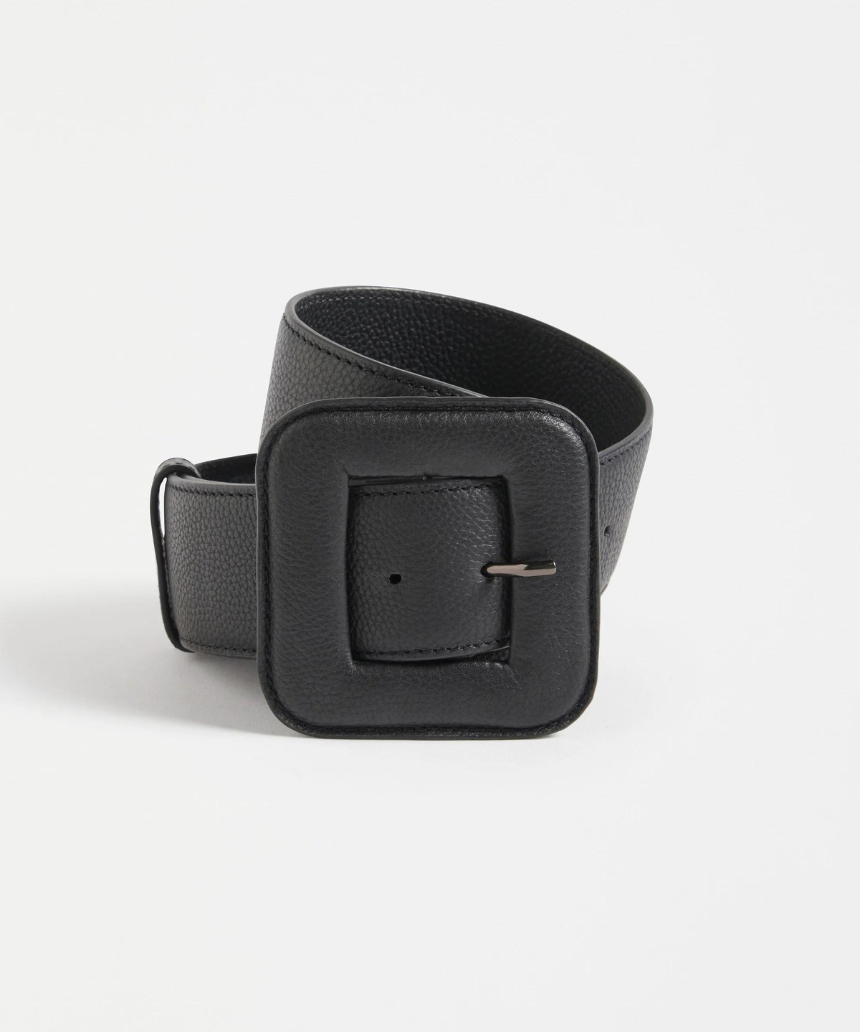Black Elk Trin belt with adjustable buckle, featuring Elk branding, shown in size XS/S. Perfect for casual or stylish outfits.