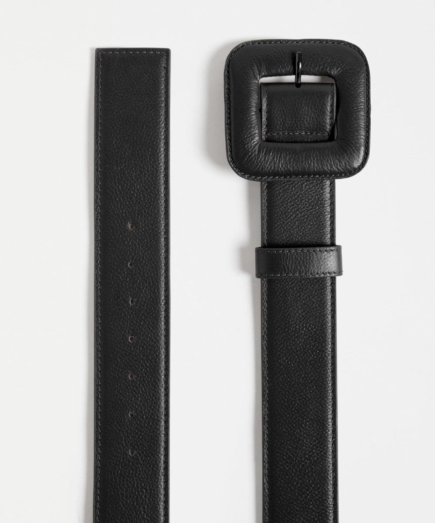 Black Elk Trin belt with a sleek design, featuring the Elk brand logo, shown in a close-up on a plain background.