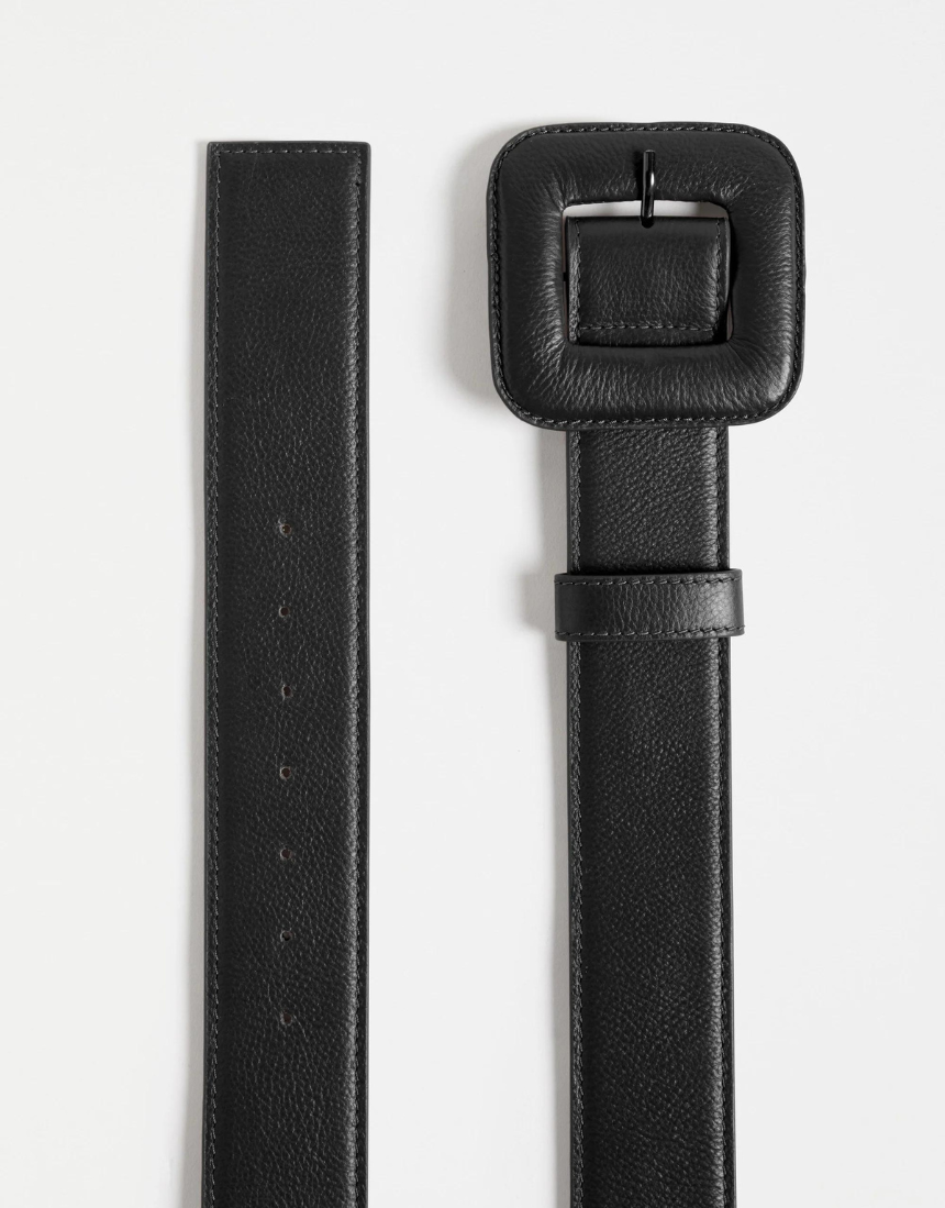 Black Elk Trin belt with a sleek design, featuring the Elk brand logo, shown in a close-up on a plain background.