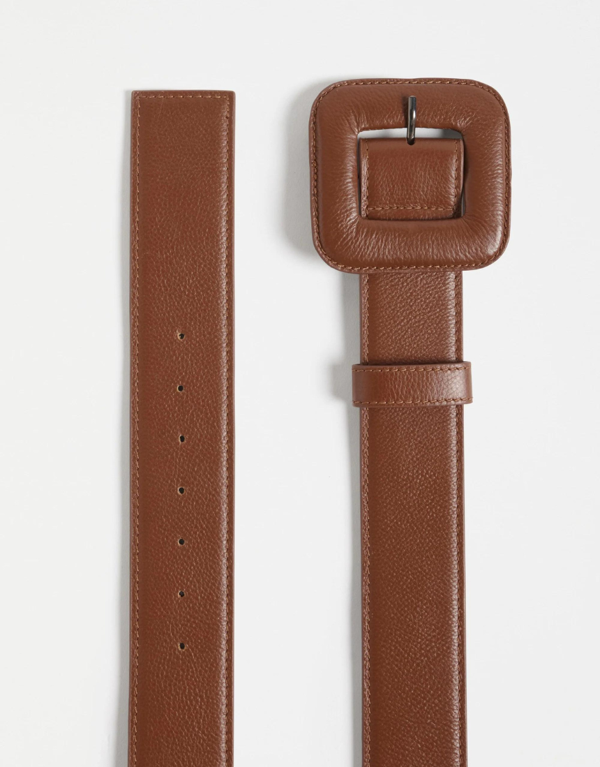 Elk Trin belt in tan leather with adjustable buckle, shown in size XS/S, featuring a sleek and stylish design.