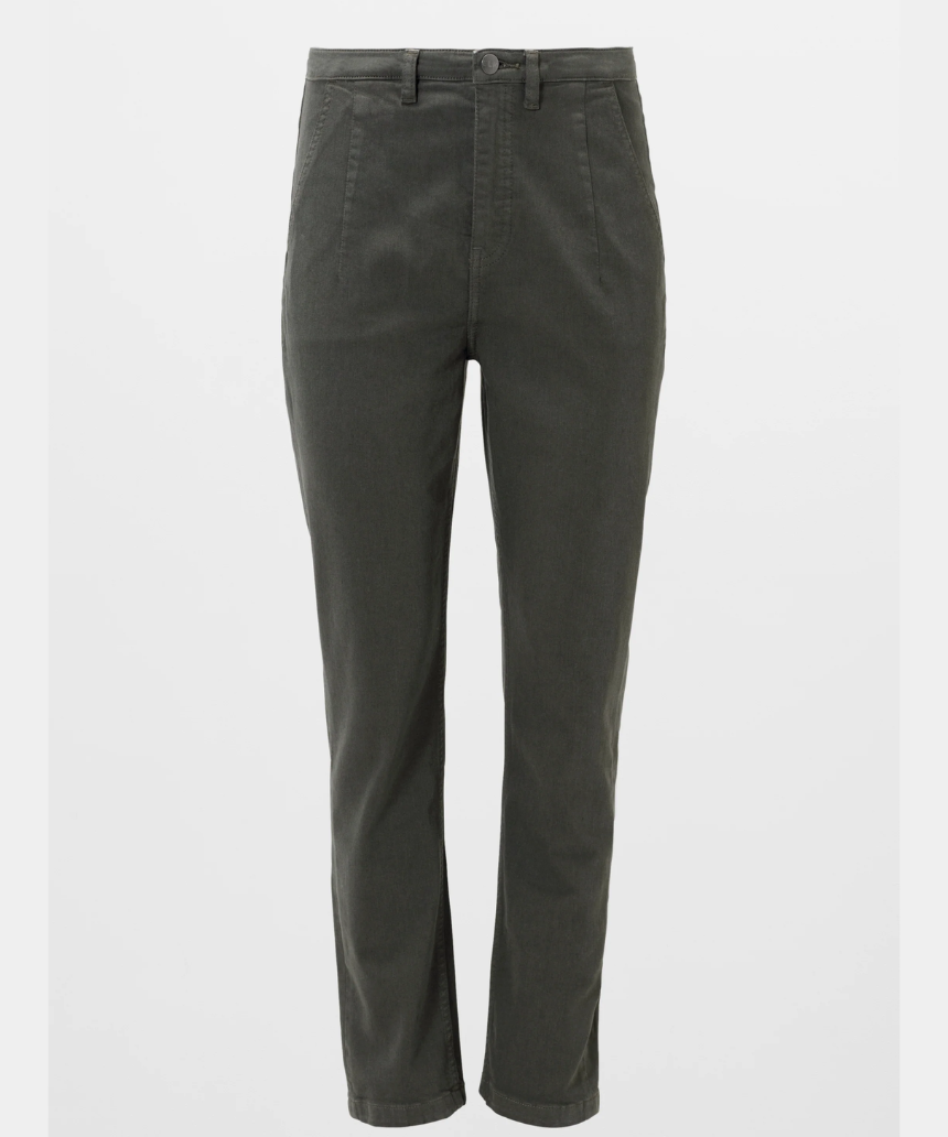 Elk Mysa Jean in olive green, stylish women's denim jeans with a relaxed fit and classic five-pocket design.