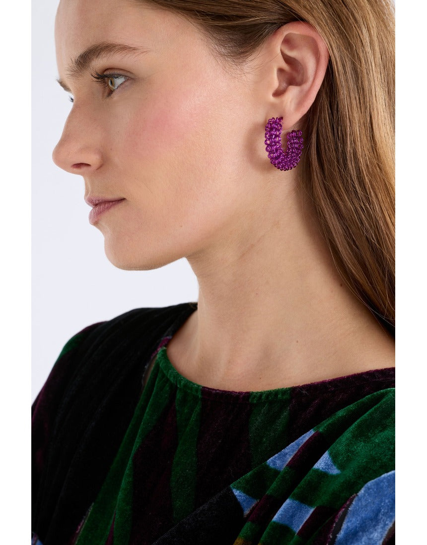 ELK The Label Klippan Hoop Earring in Espresso, gold-toned hoop earrings with a textured finish designed for stylish wear.