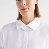 Silver Elk Gild Necklace featuring a sleek pendant, crafted by Elk, displayed on a neutral background.