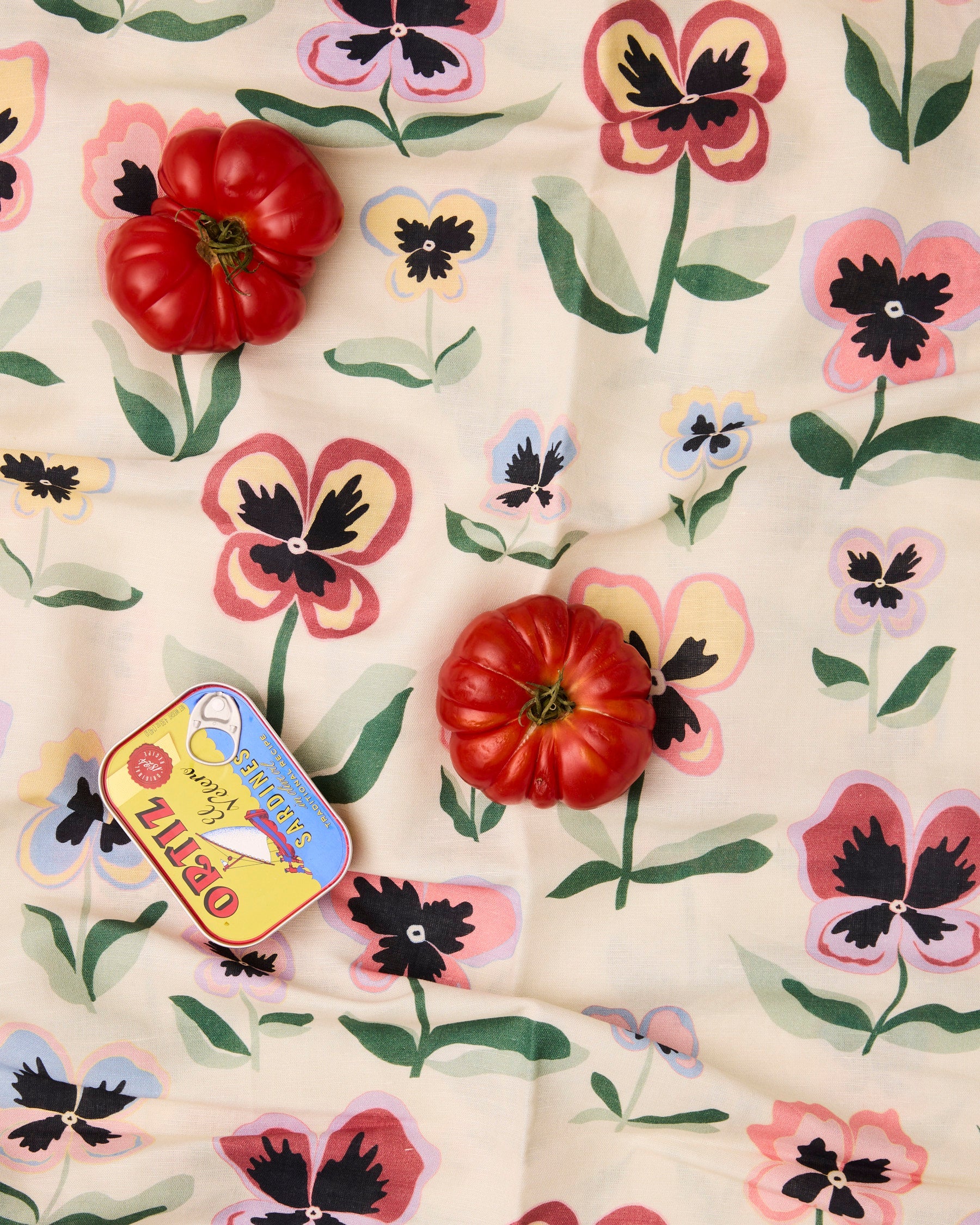 Kip & Co Pretty Pansy Tablecloth