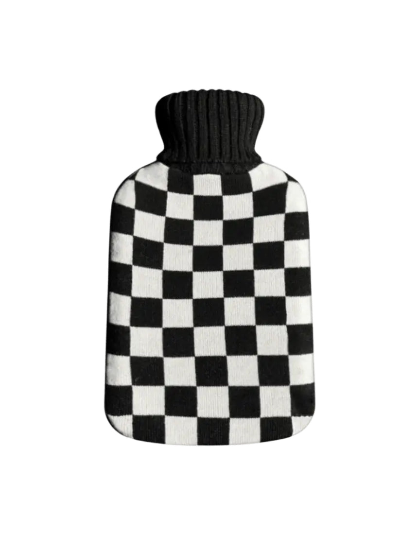 Casa Rolio hot water bottle with black cover, soft fabric exterior and rounded shape, ideal for warmth and comfort.
