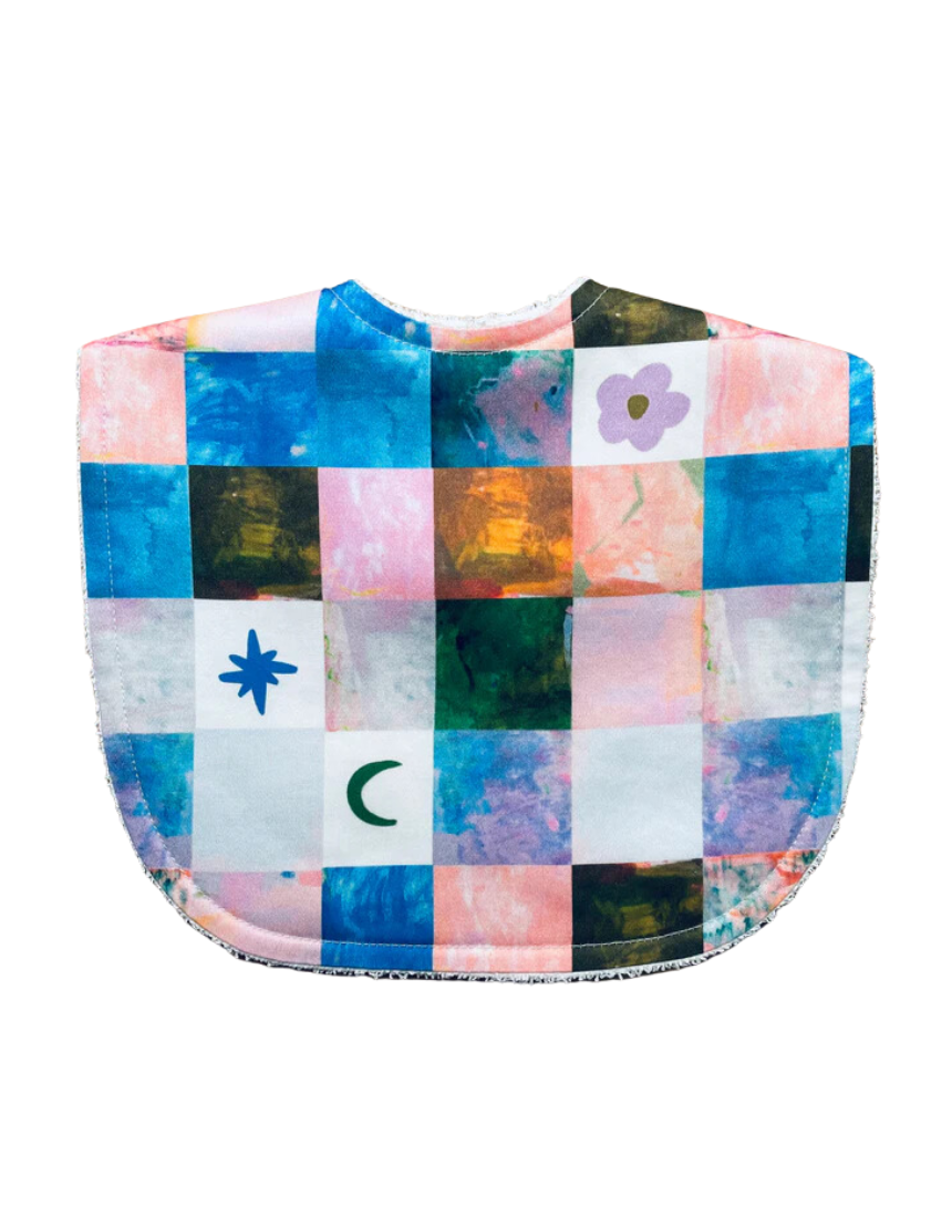 Tilda & Moo Classic Baby Bib made of soft fabric, featuring a simple, stylish design, perfect for protecting baby's clothes.