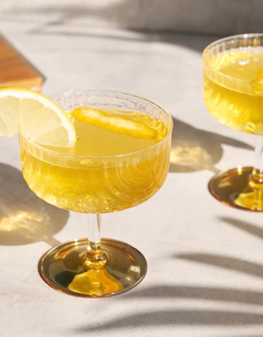 Viski Gatsby cocktail coupes set with clear glass and elegant design for vintage-style drinks and elegant presentation.