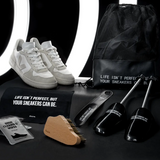 Fisura travel kit for sneakers with cleaning tools and accessories, compact case for easy packing and sneaker care.