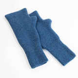 Blue Jean Maison Fanli Julia mittens, stylish gloves with a cozy knit design, perfect for cold weather.
