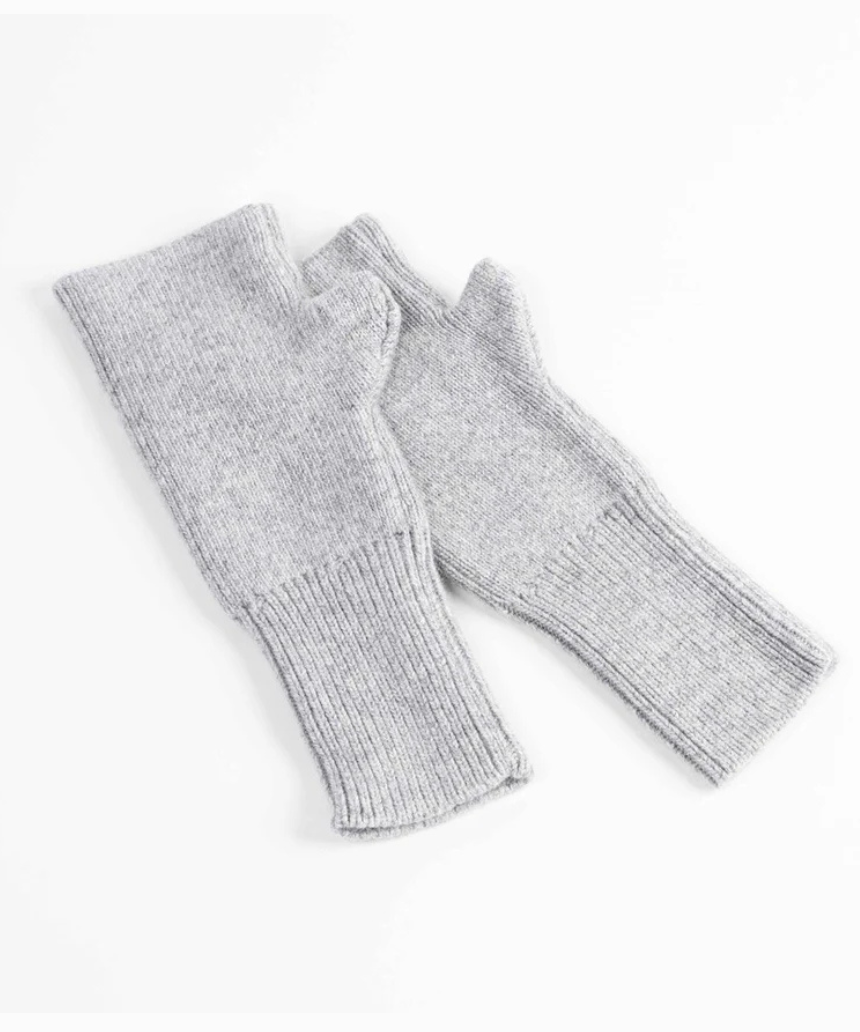Maison Fanli Julia mittens in light grey, cozy gloves made from soft material, stylish winter accessory for cold weather.