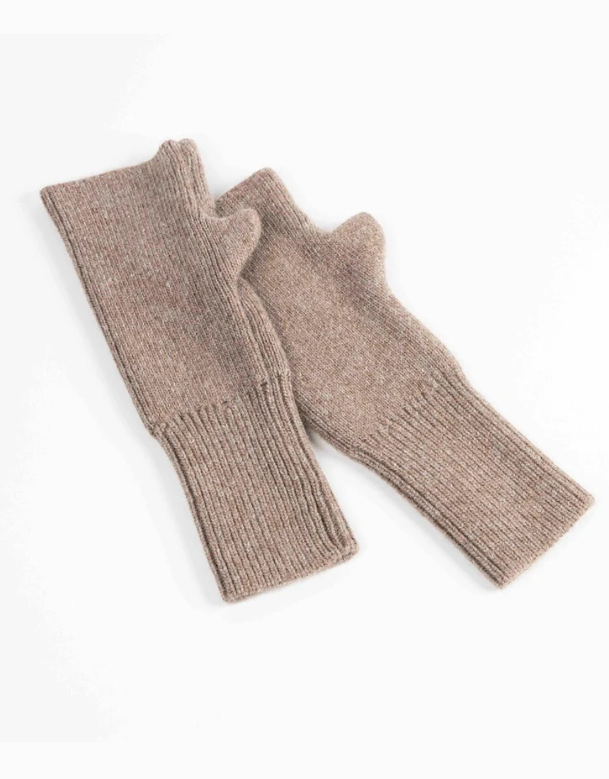 Beige Maison Fanli Julia mittens, stylish gloves with soft fabric, displayed on a neutral background.
