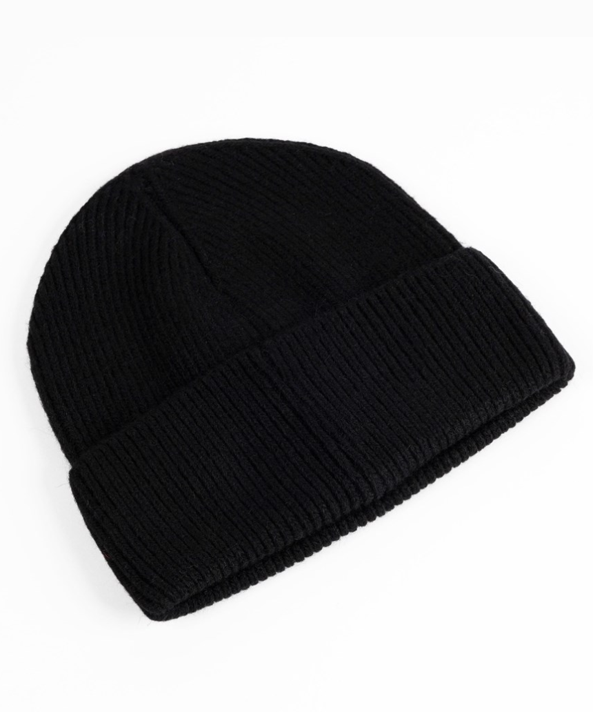 Maison Fanli Auguste black beanie showing a cozy knit fabric and stylish fit, perfect for casual wear.