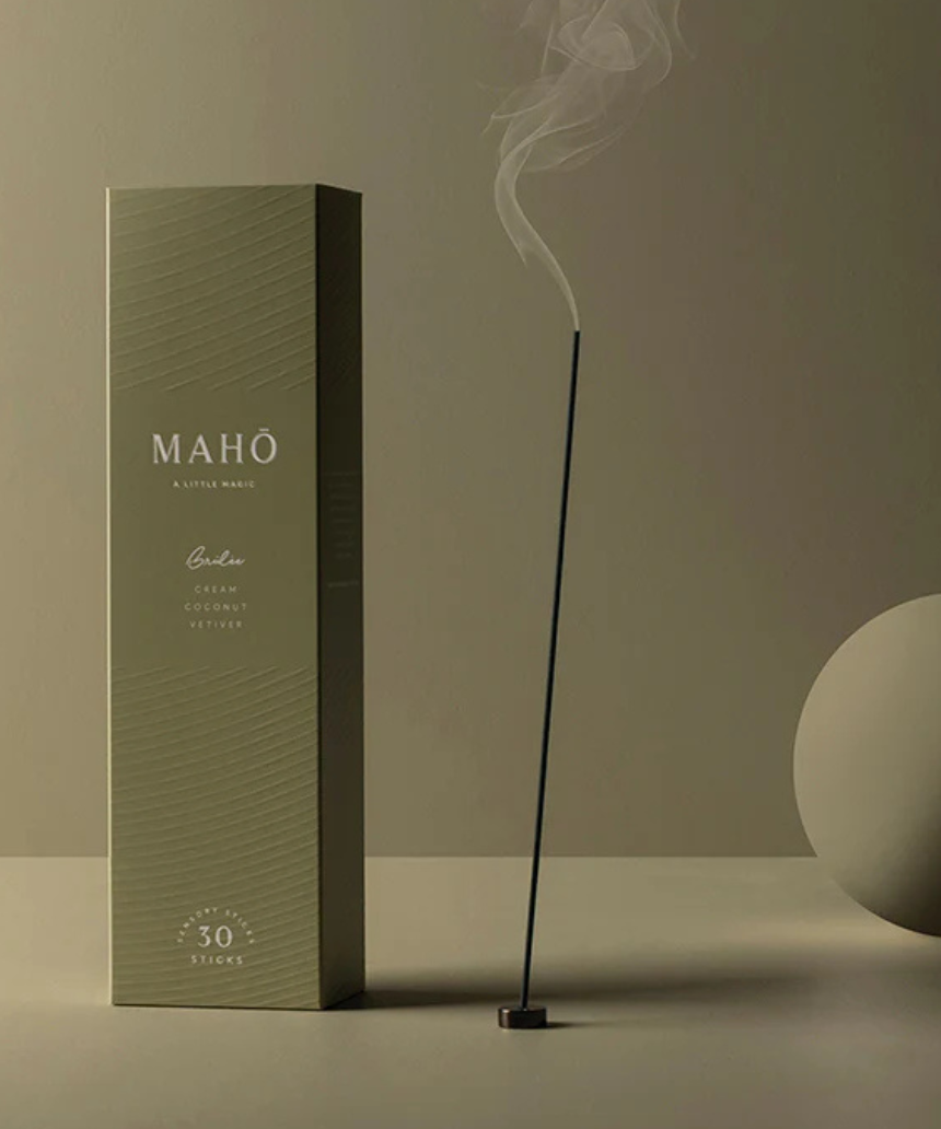 Maho Brûlée Incense Kit with various incense sticks and accessories for aromatic burning and relaxing ambiance.