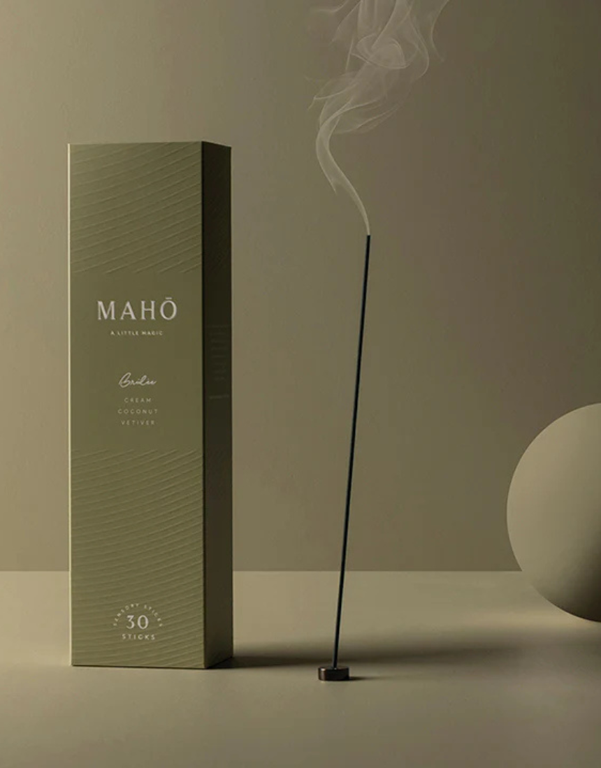Maho Brûlée Incense Kit with various incense sticks and accessories for aromatic burning and relaxing ambiance.
