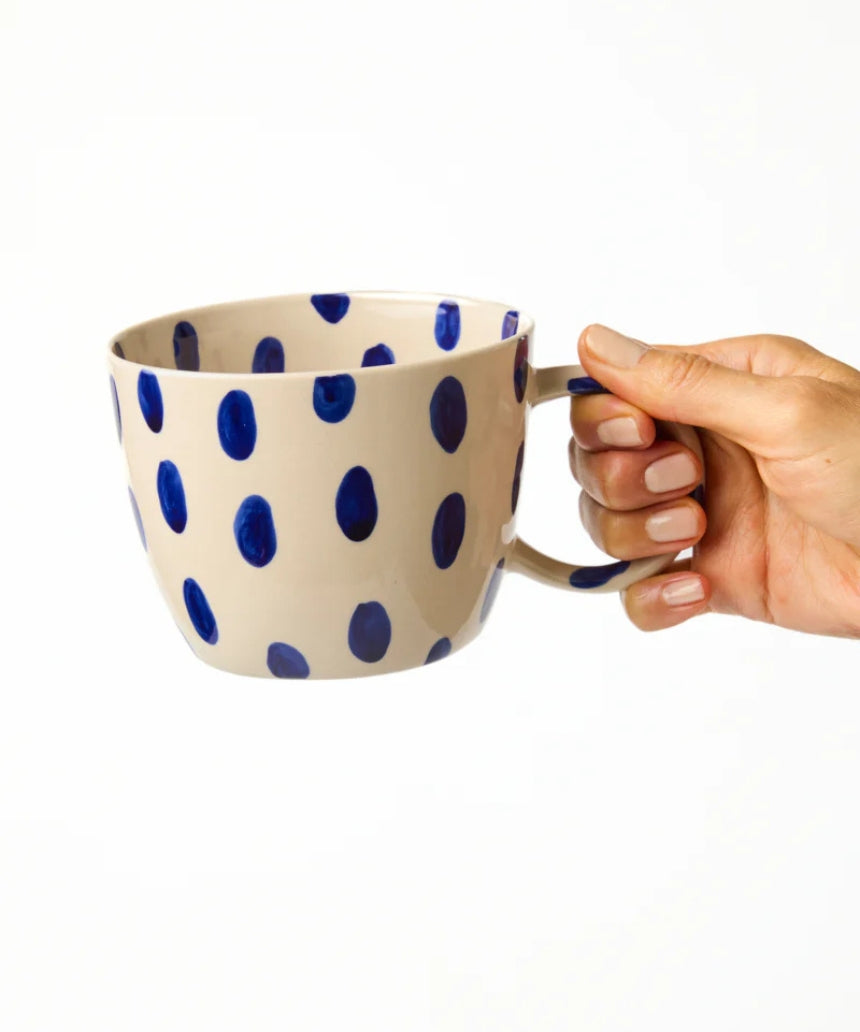 Jones & Co Chino Mug Boss Blue Spot with a stylish blue spotted design, perfect for daily use.