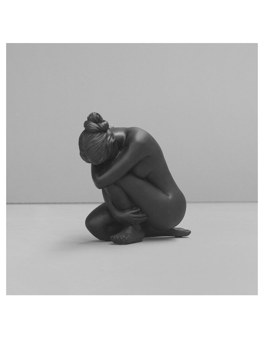 White Moose Body Sculpture Georgie in black, a modern decorative sculpture showcasing elegant abstract design.