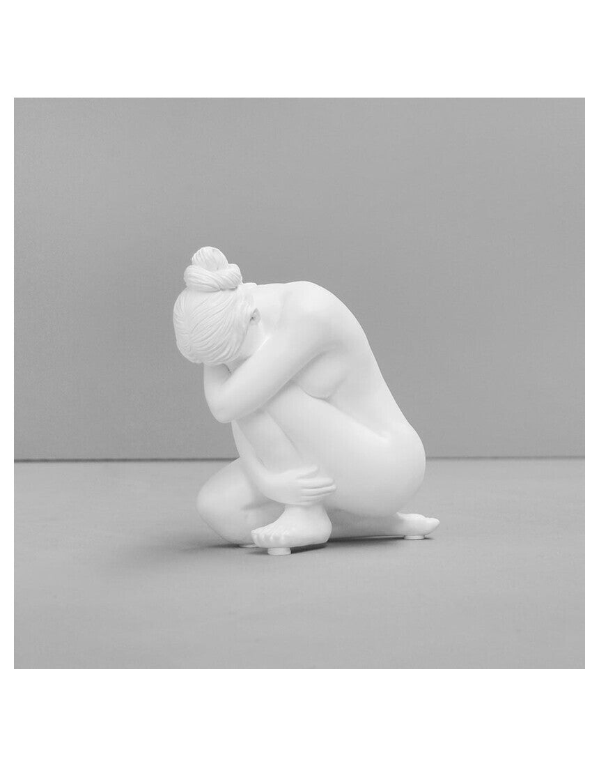 White Moose Body Sculpture Georgie in white, detailed sculpture artwork with smooth finish, showcasing elegant craftsmanship.